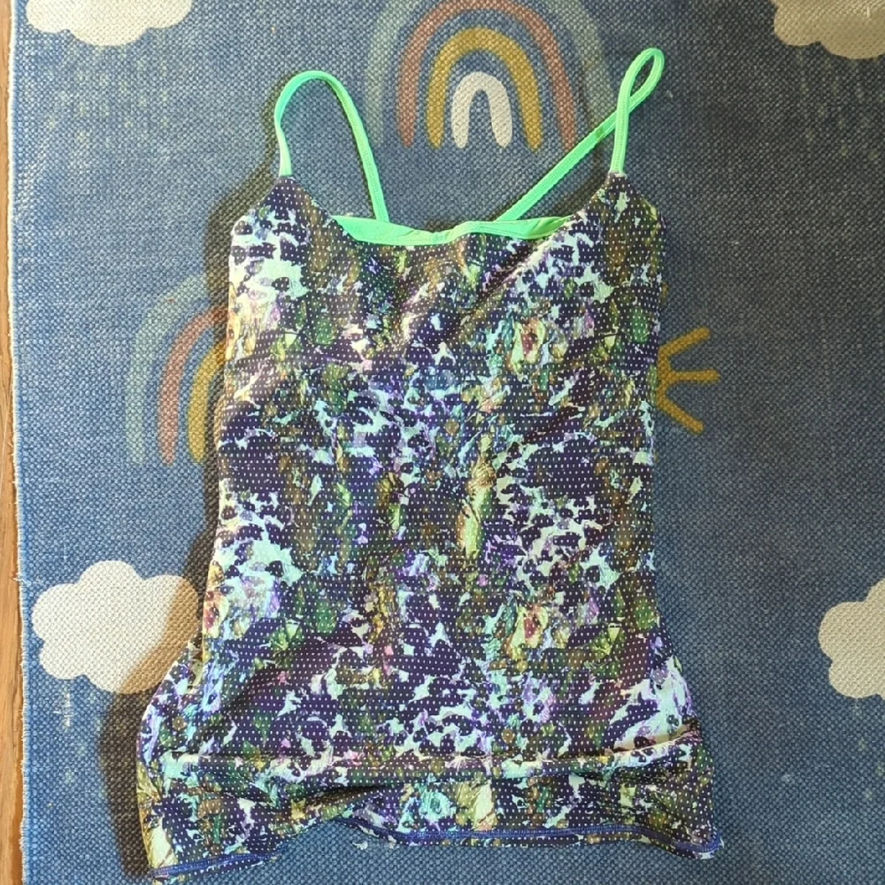Lululemon Sz.12 Tank Top with Green Straps - Picture 1 of 2